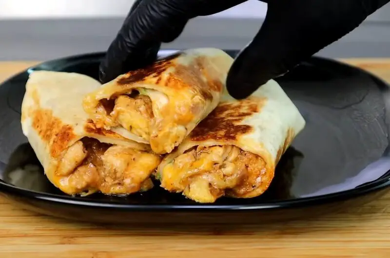 Cheesy Garlic Chicken Wraps